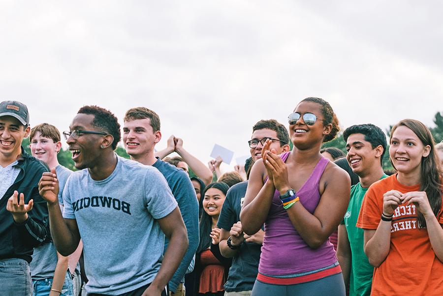 New students play games at orientation